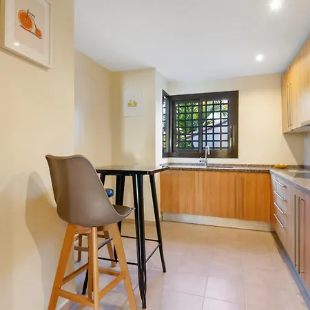 Apartment In Palm Garden Estepona With Parking And Pool *